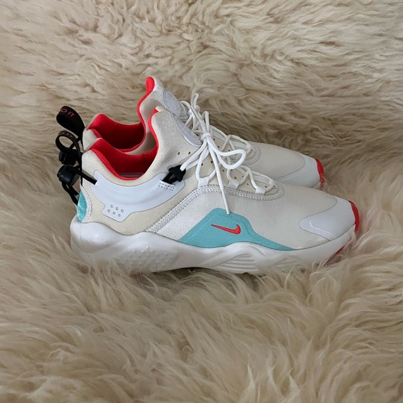 New Nike Huarache White w/ Teal & Orange Air Cushion Running Comfort Shoes - Picture 3 of 8